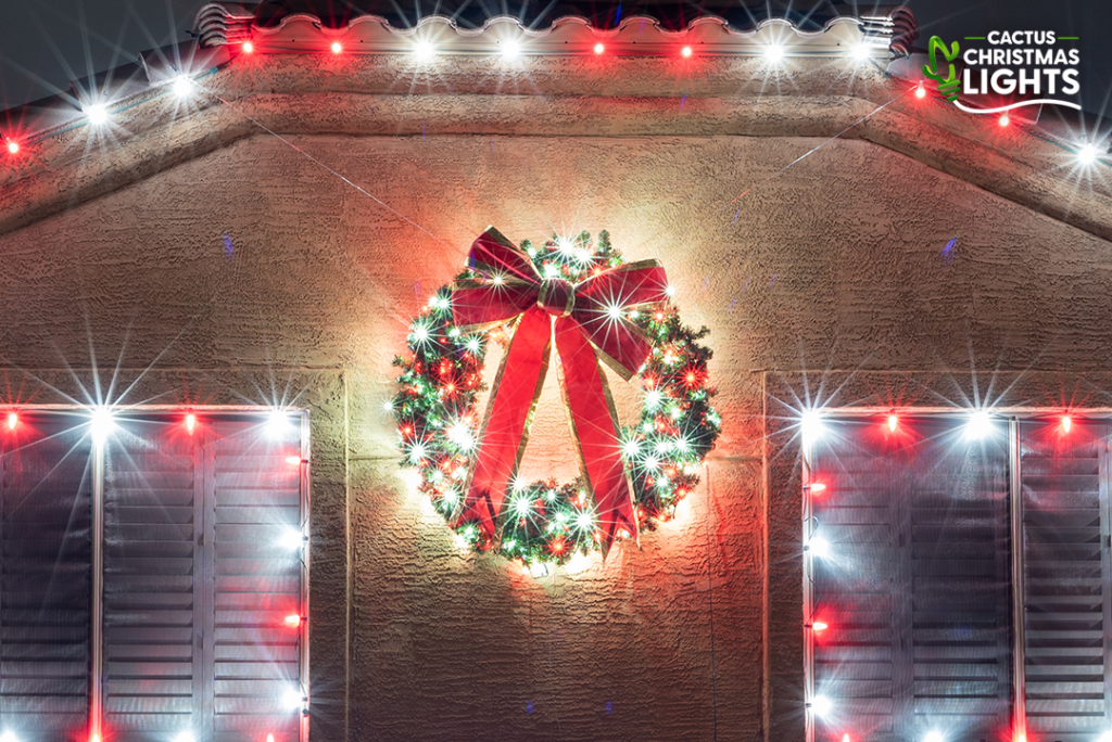 Glendale - Christmas Wreath With Red & White Lights