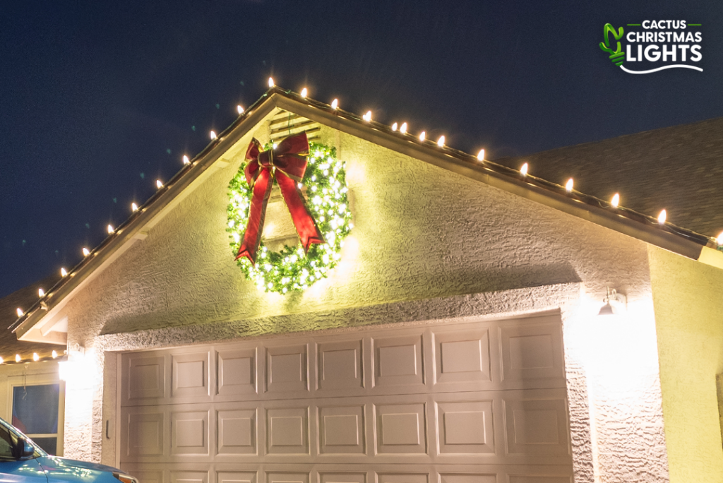 Phoenix - Classic Warm White Lights and Lighted Wreath